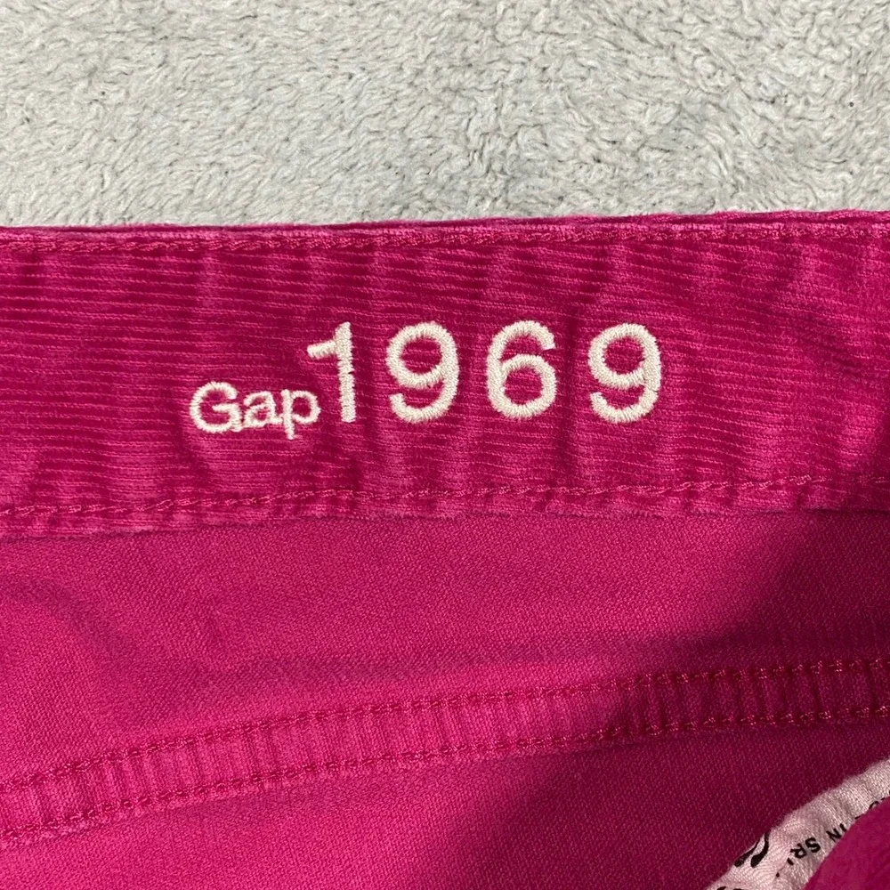 Gap 1969 Real Straight Pink Corduroy Pants‎ Womens Size 33/16 Straight Leg